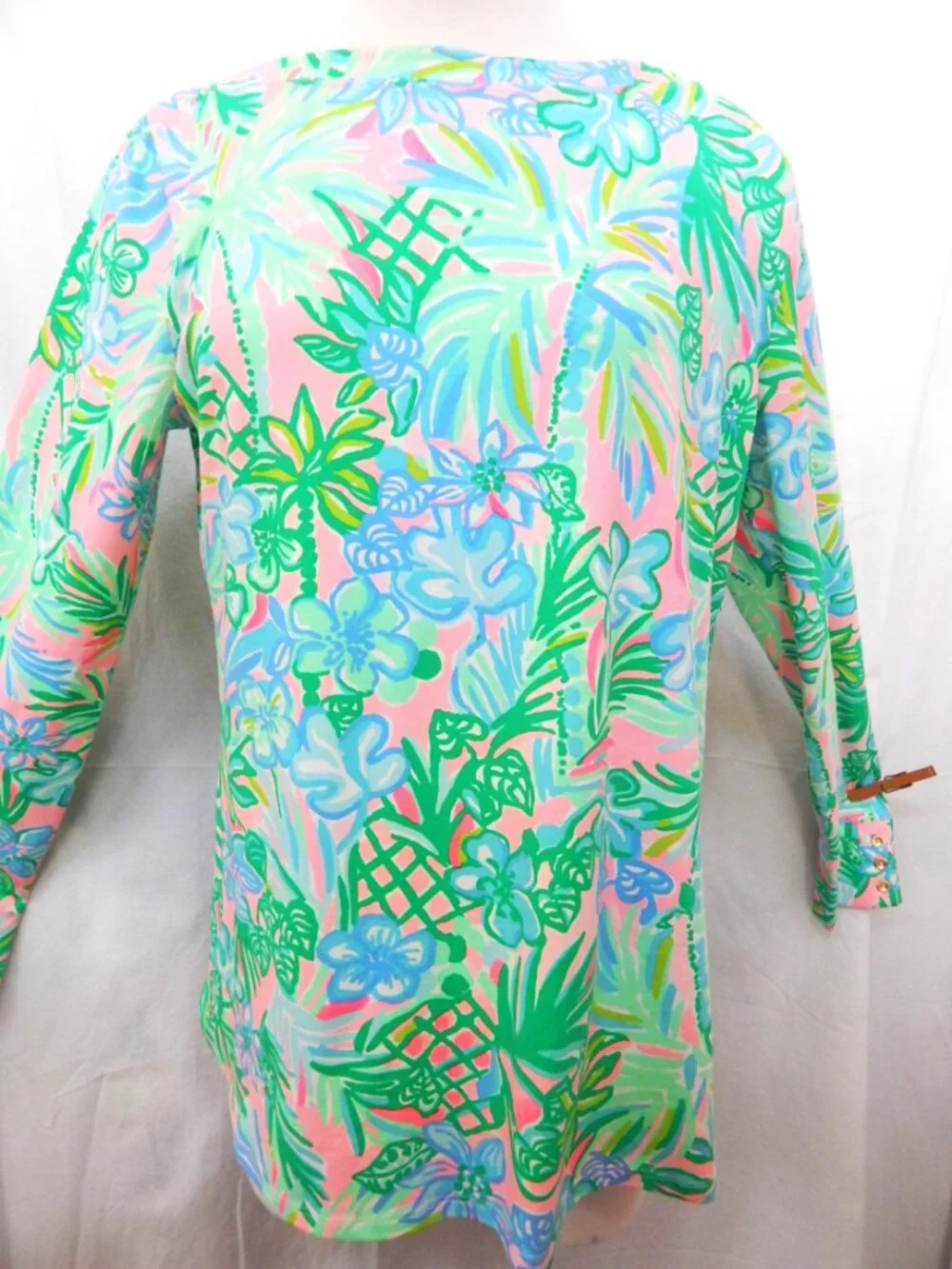 Colorful Lilly Pulitzer Top with Vibrant Hand-Painted Print - XL - Picture 2 of 6